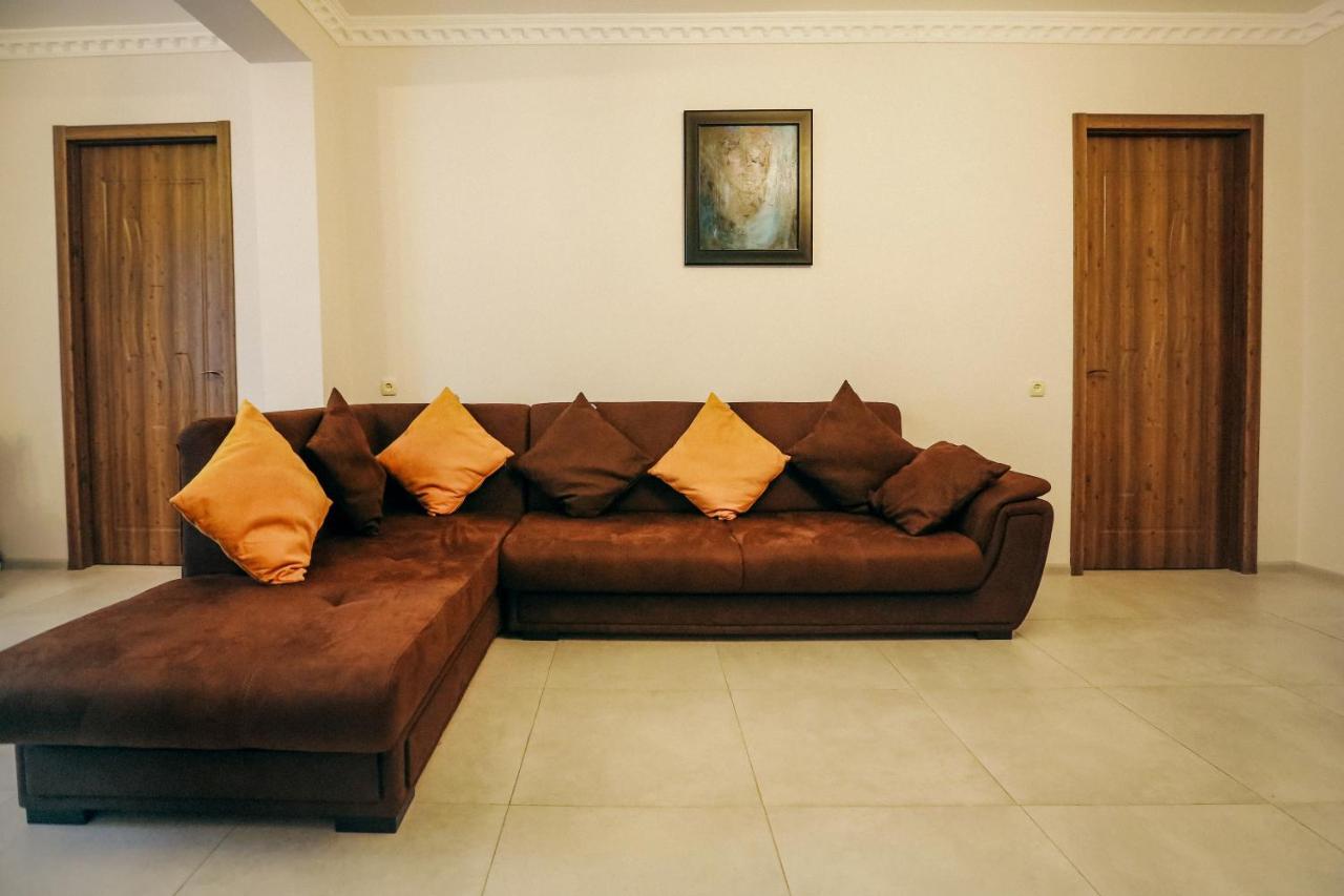 Bebo Babu Guest House Kutaisi Esterno foto